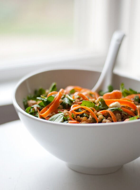 Arugula, carrot and chickpea salad with wheat berries