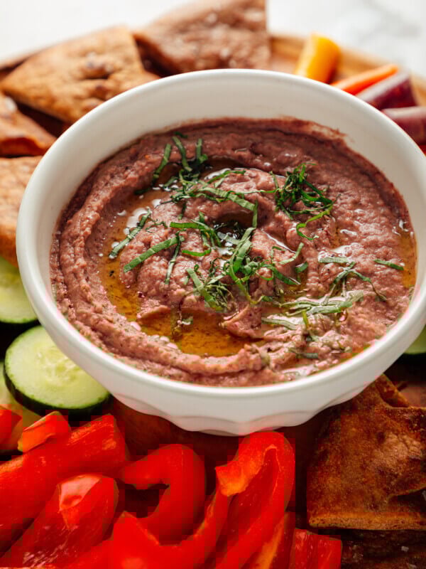 Kalamata white bean dip