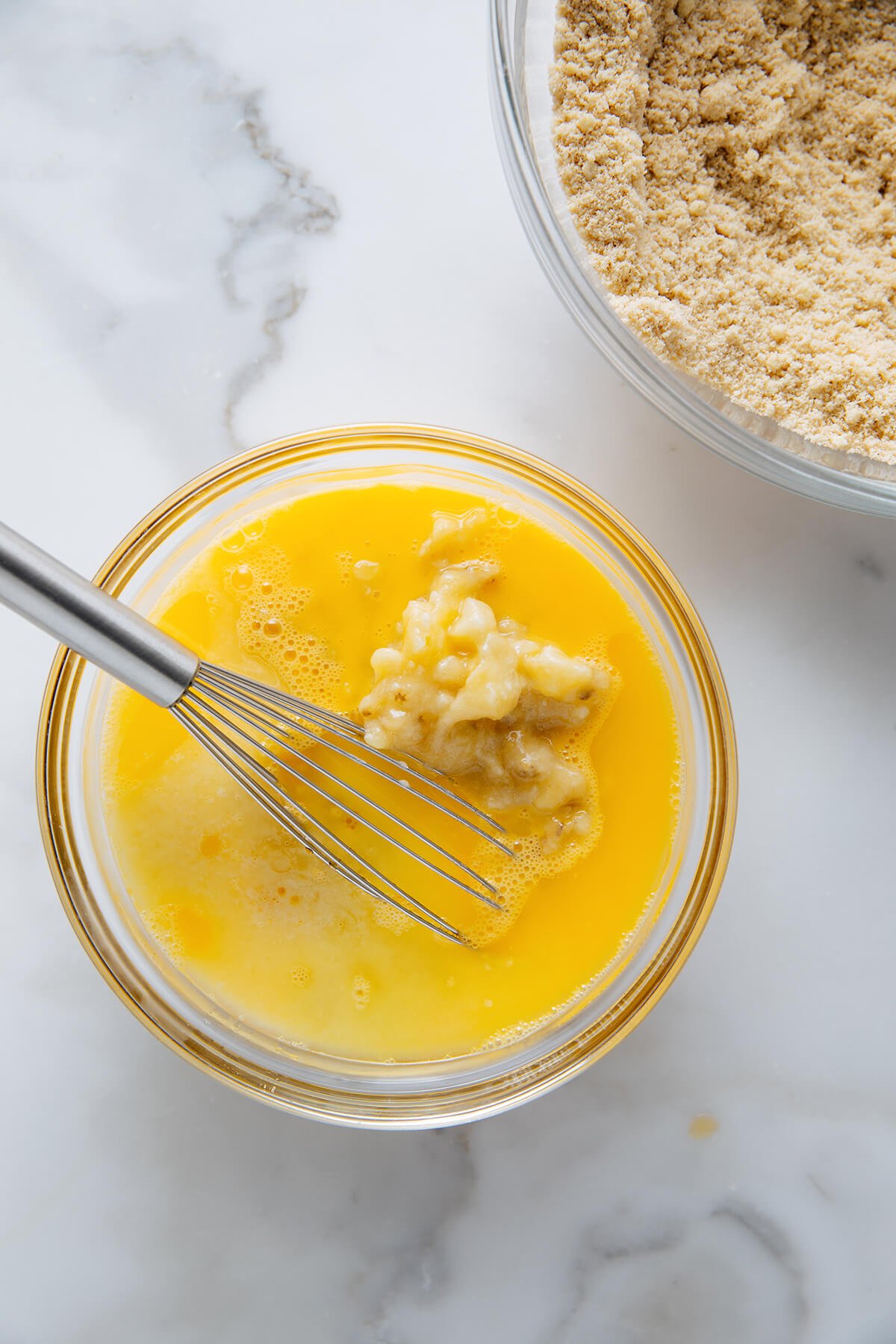 wet and dry ingredients in bowls