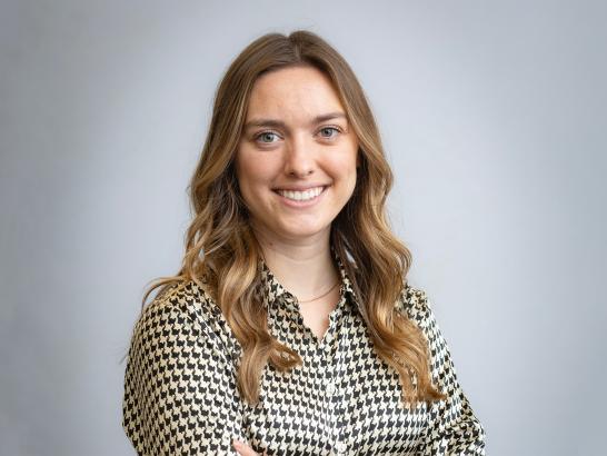 Valerie Caswell headshot