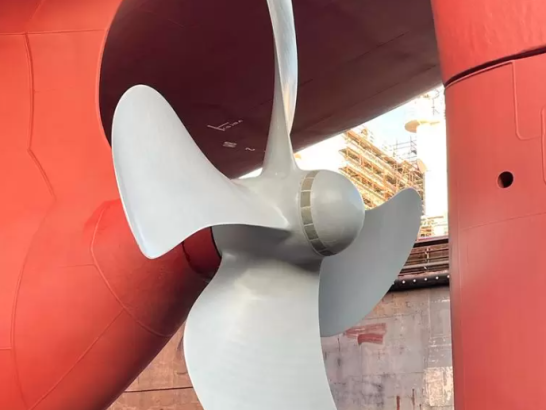 EPS boat hull and propeller coated with graphene-based, biocide-free propeller coating made by GIT