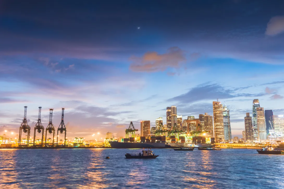 An image of a harbour in Singapore at dusk.